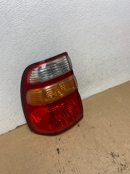 1998 to 2002 Toyota Land Cruiser Left Driver LH Side Tail Light AG2357 DW2