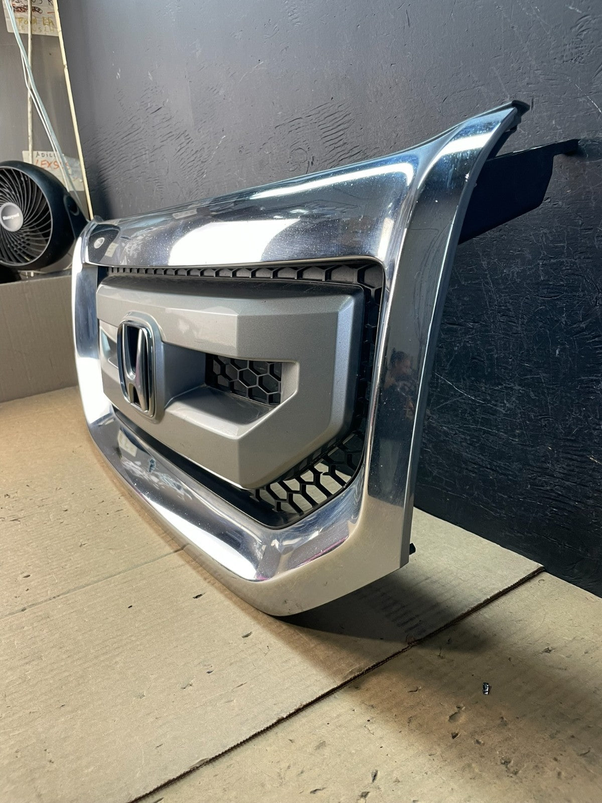 2009 to 2011 Honda Pilot Front Upper Grill Grille AD0440 DG1
