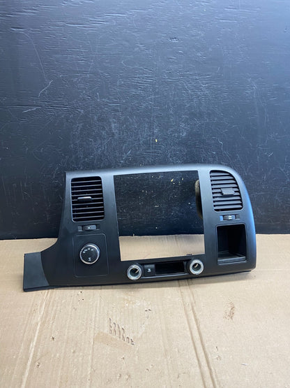 2007 to 2014 Silverado Sierra Center Console Radio Bezel Air Vents ad7129 DG0
