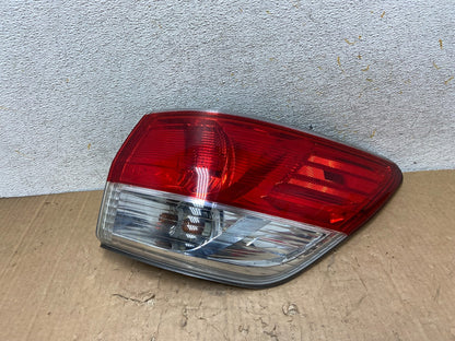 2013 to 2016 Nissan Pathfinder Passenger Right Side Tail Light AI9166 LK0