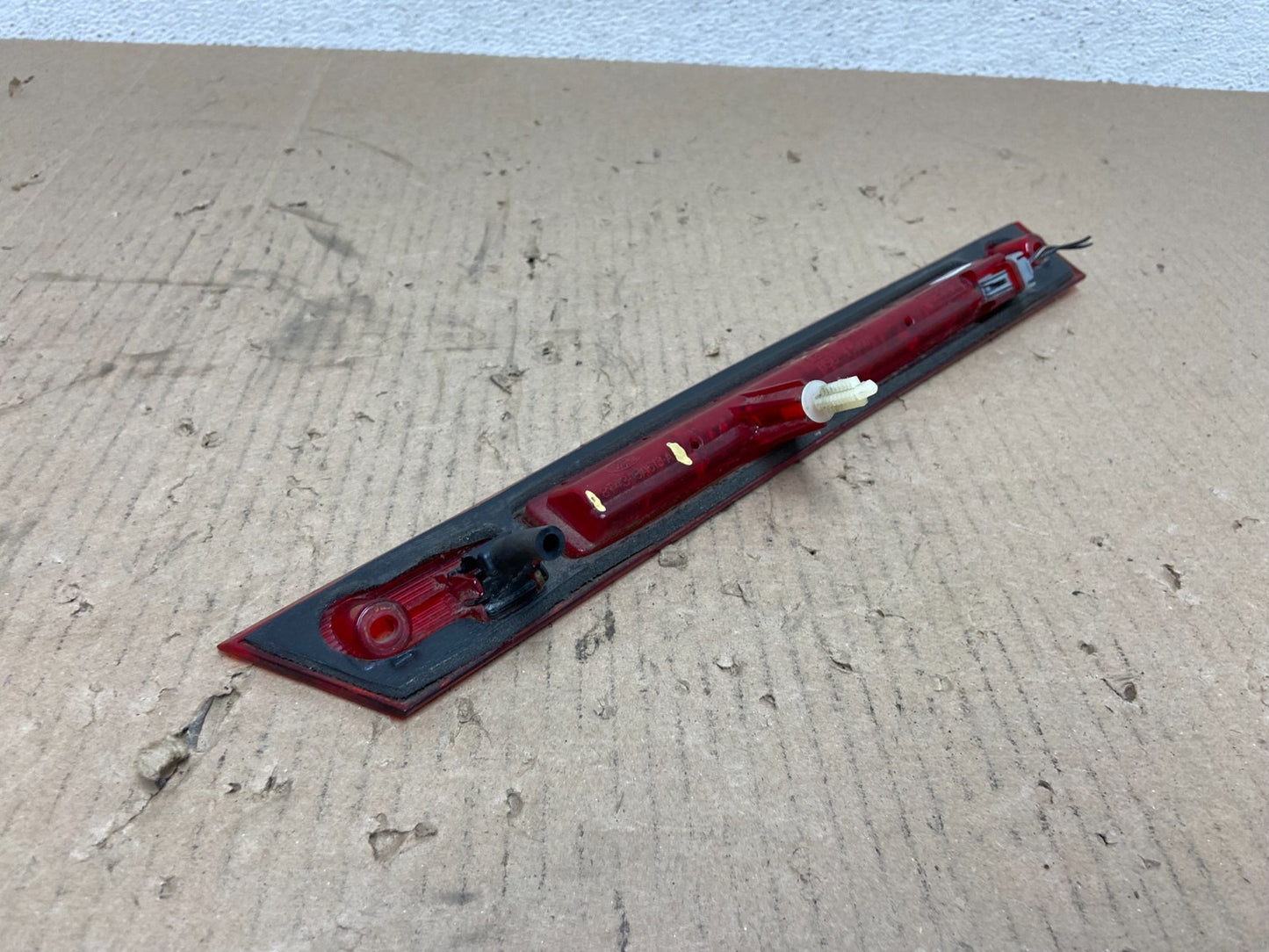 2007 to 2011 Ford Edge Rear Third Brake 3rd Light Lamp ae8758 DG4