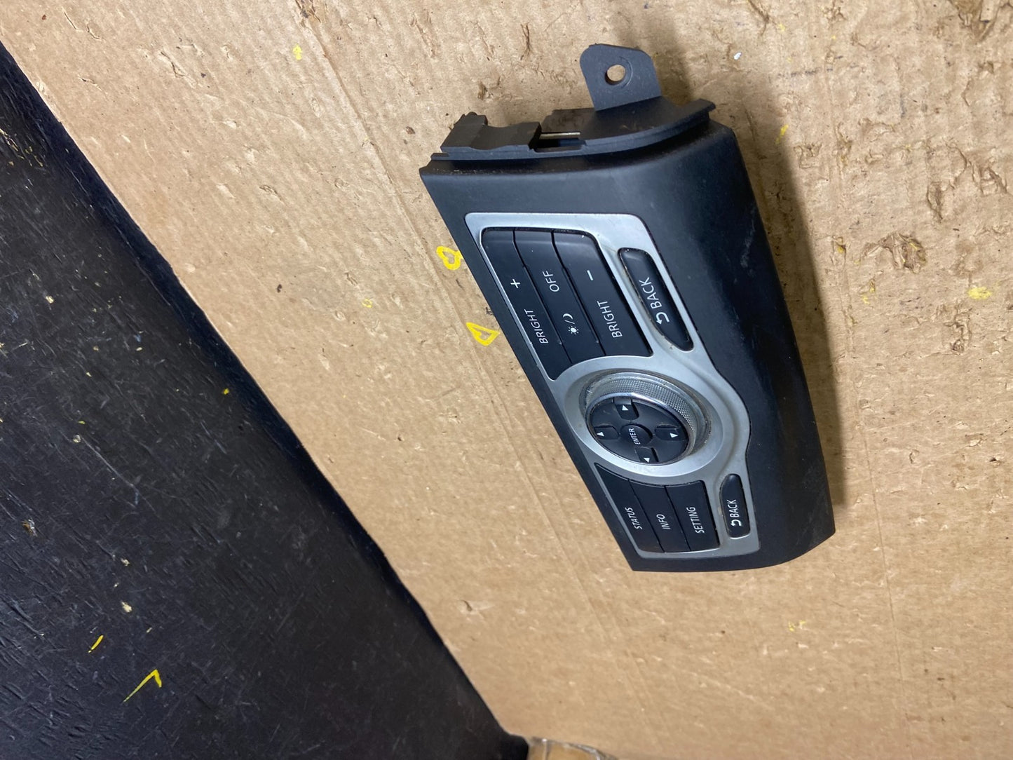 2009-2014 Nissan Murano AM FM Radio CD Control Panel W3282 DG3