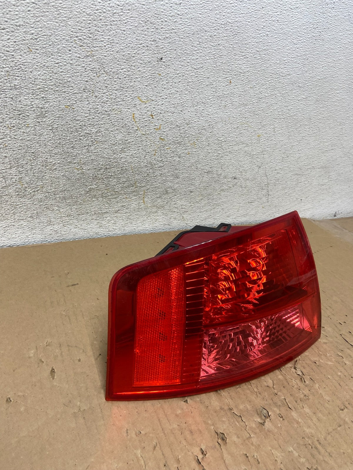 2004 to 2007 Audi A8 Sedan Left Driver LH LED Tail Light ah2778 DG1