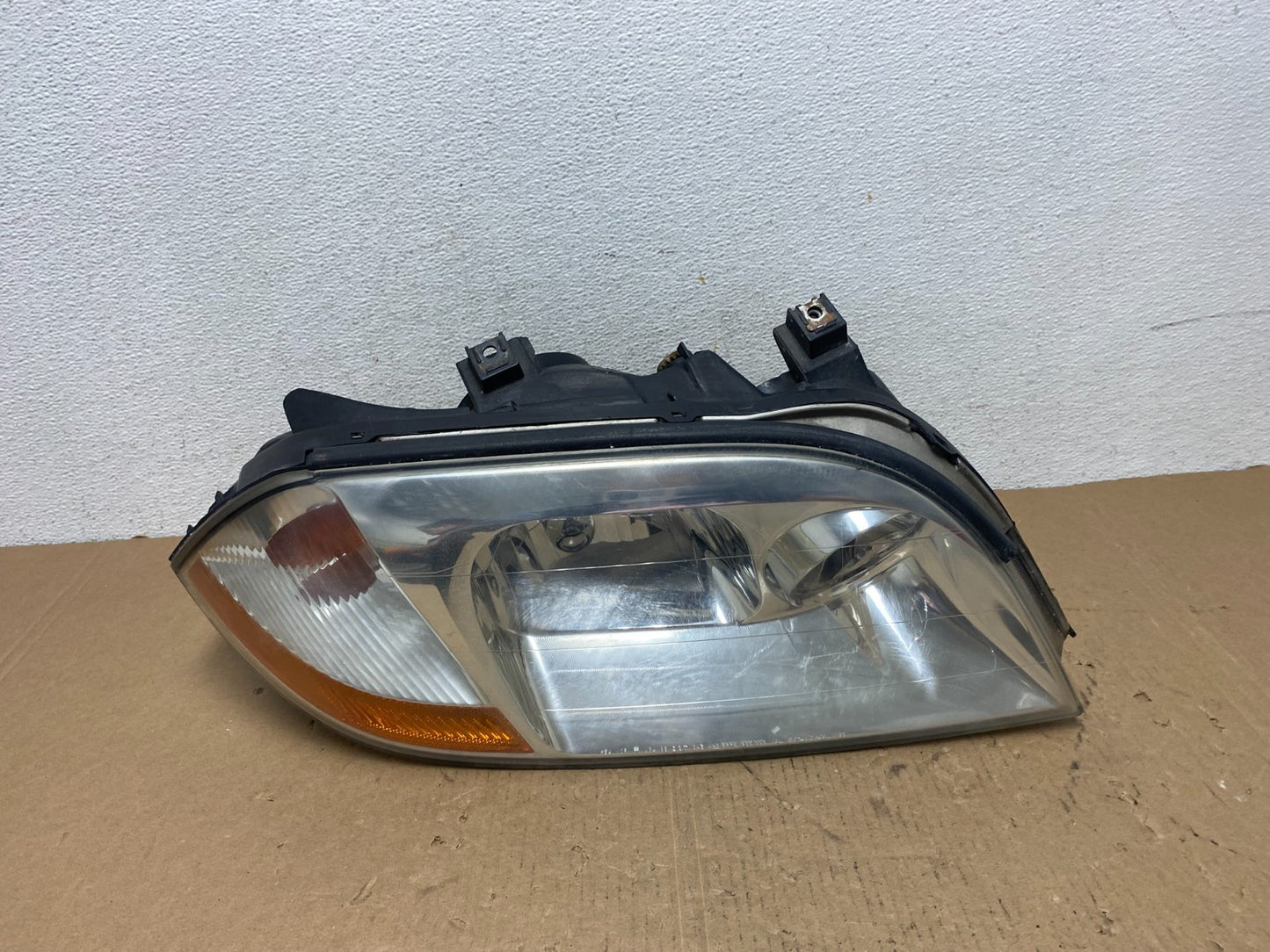 2001 to 2003 Acura MDX Passenger Right RH Headlight AD8040 DW0