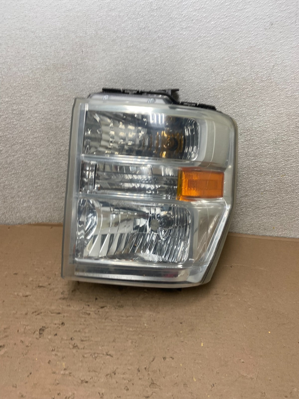 2008-2014 Ford Econoline E150 E250 E350 Left Driver LH Headlight OEM AB0895 DW0