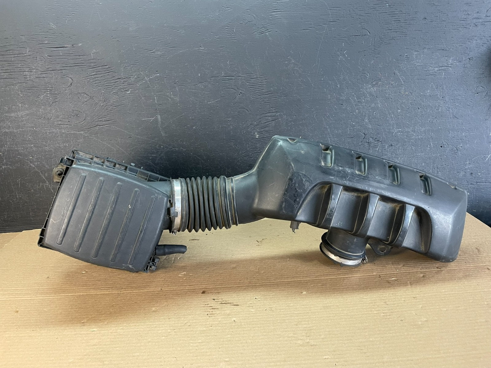 2011-2022 Jeep Grand Cherokee 5.7L V8 Air Cleaner Hose Tube AF3417 DW0