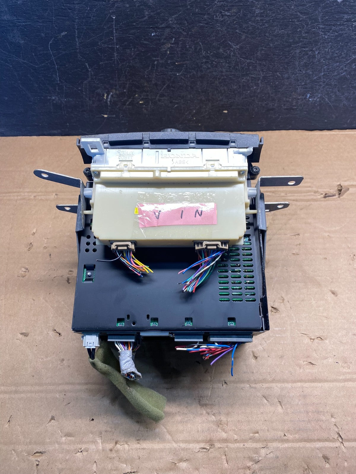 2009 to 2011 Honda Pilot AM FM CD Audio Radio Player Climate Control AD9624 DG4