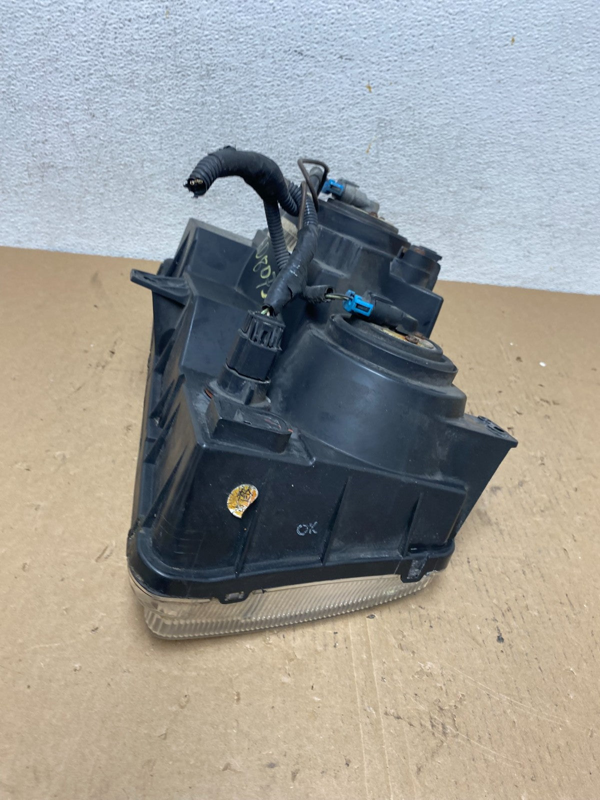 2005 2006 2007 Chrysler 300 Left Driver LH Halogen Headlight AD8073 DW5