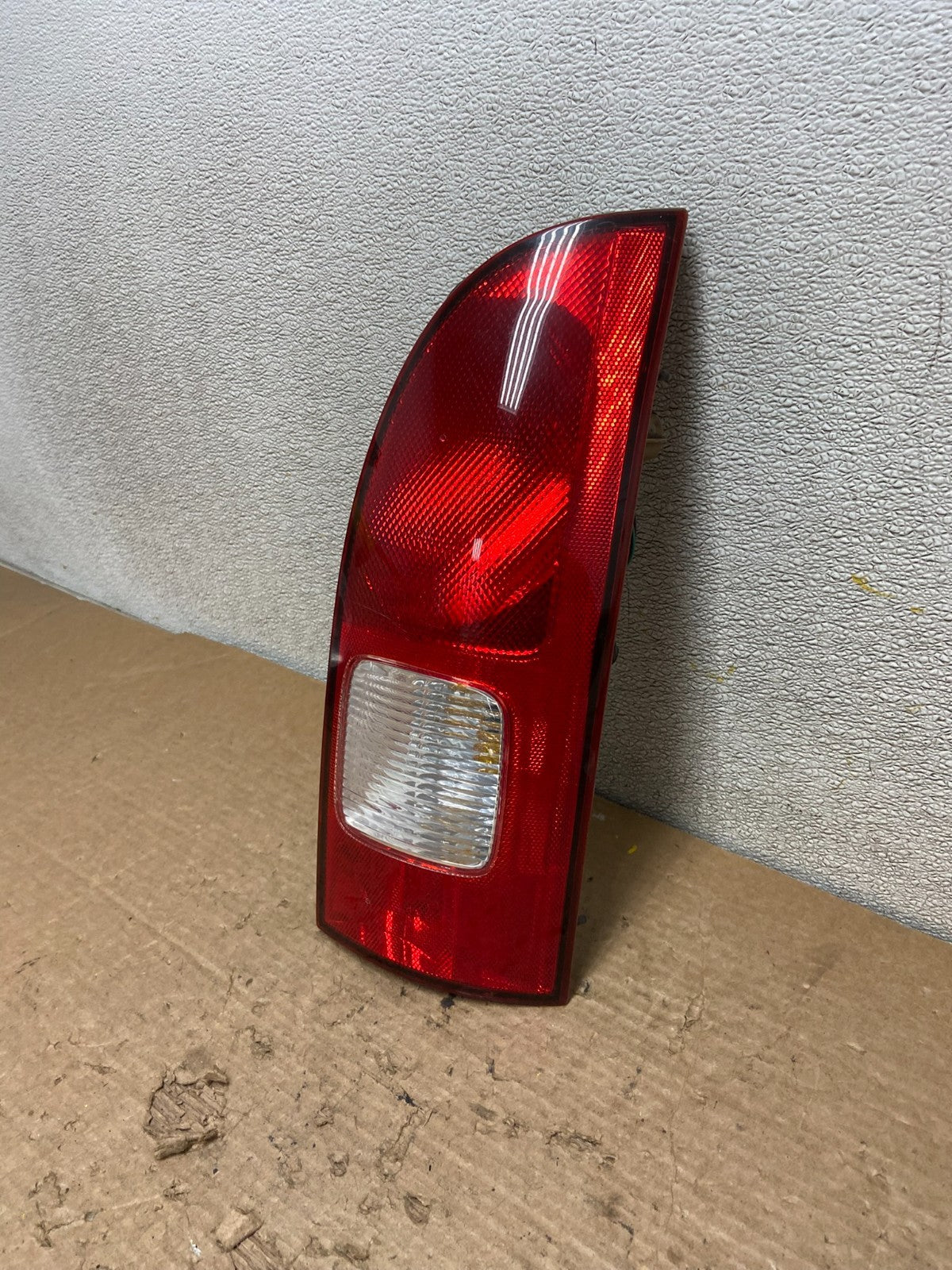 2001 to 2002 Nissan Quest Right Passenger Rh Side Tail Light OEM Z3749 PS1