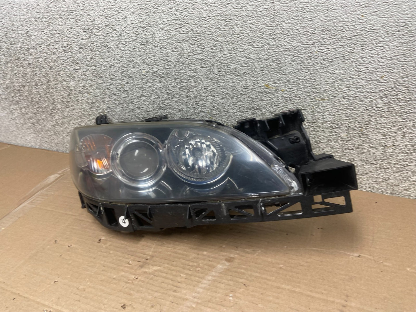2004 to 2009 Mazda 3 Sedan Right Passenger Rh Side Headlight AA8717 DW1