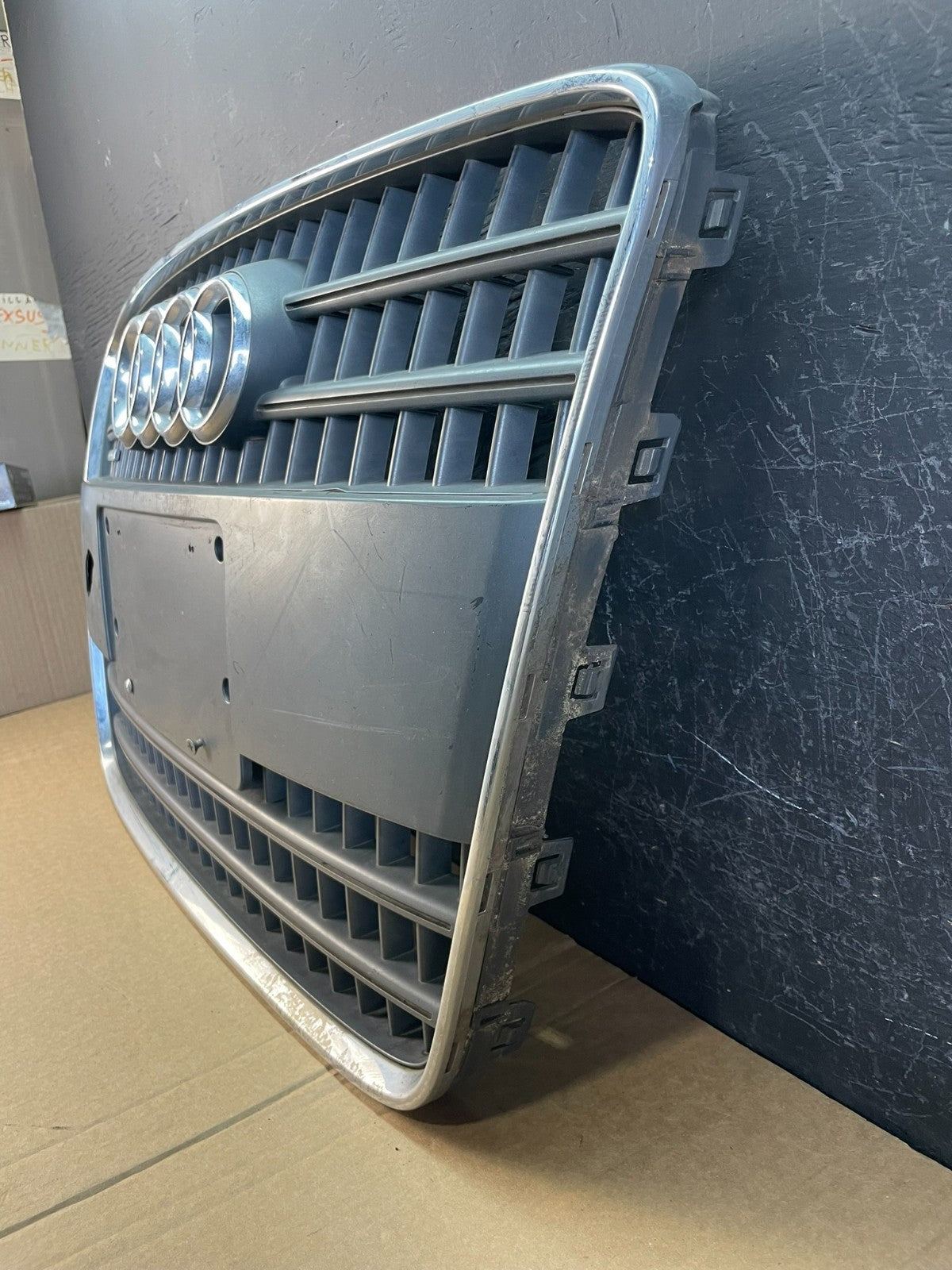 2007 2008 2009 Audi Q7 Front Upper Grill Grille AC9960 DG1