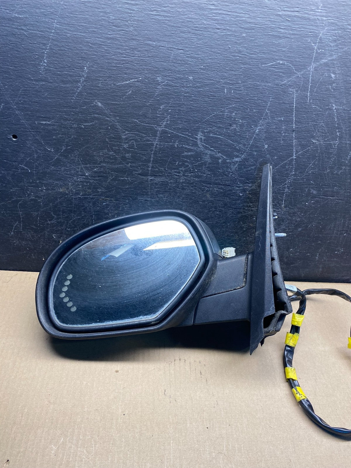 2007-2009 Chevrolet Tahoe Silverado Suburban Left Turn Signal Mirror AH1657 DG8