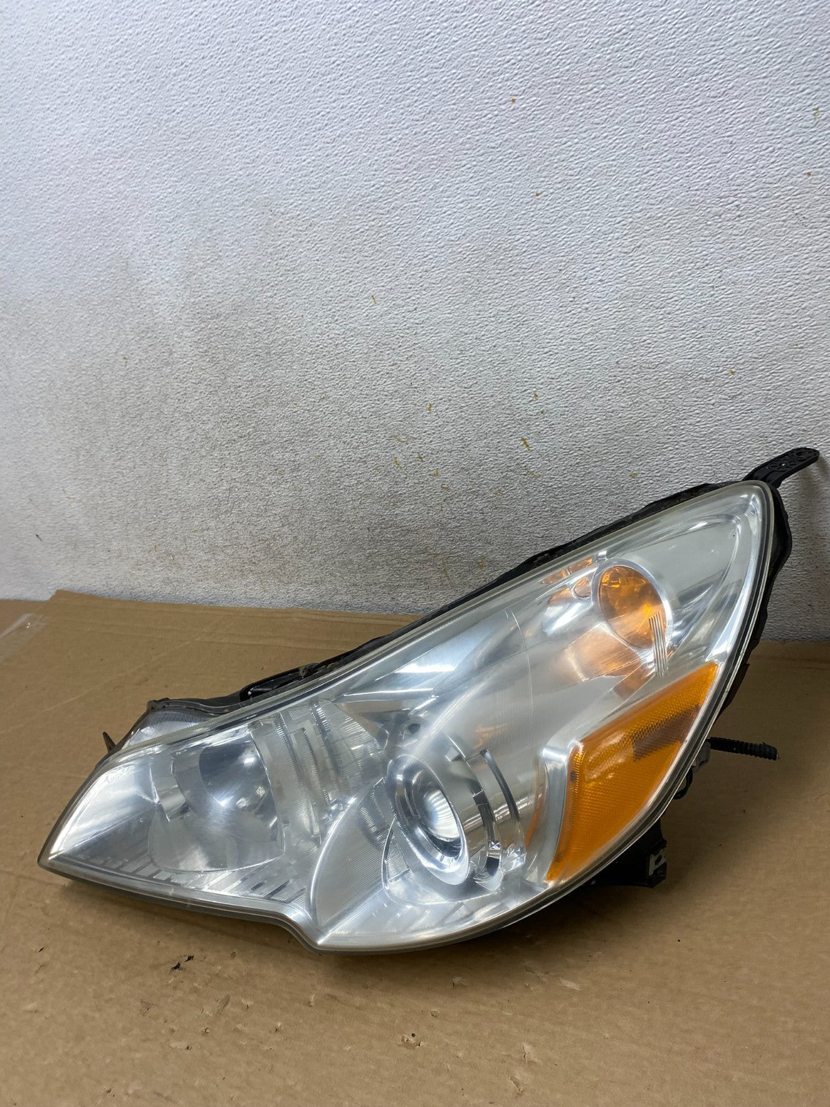2010 2011 2012 Subaru Legacy Outback Left Driver Halogen Headlight AH8258 DW1