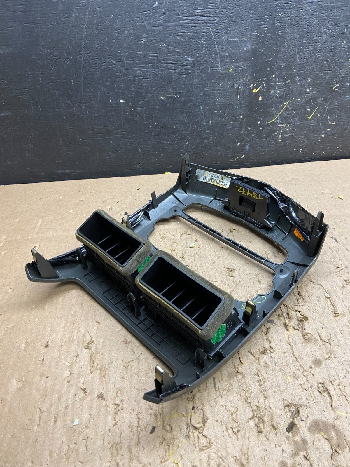 2012-2016 Chevrolet Sonic Center Dash Radio Air Vent Trim Bezel t8472 DG4