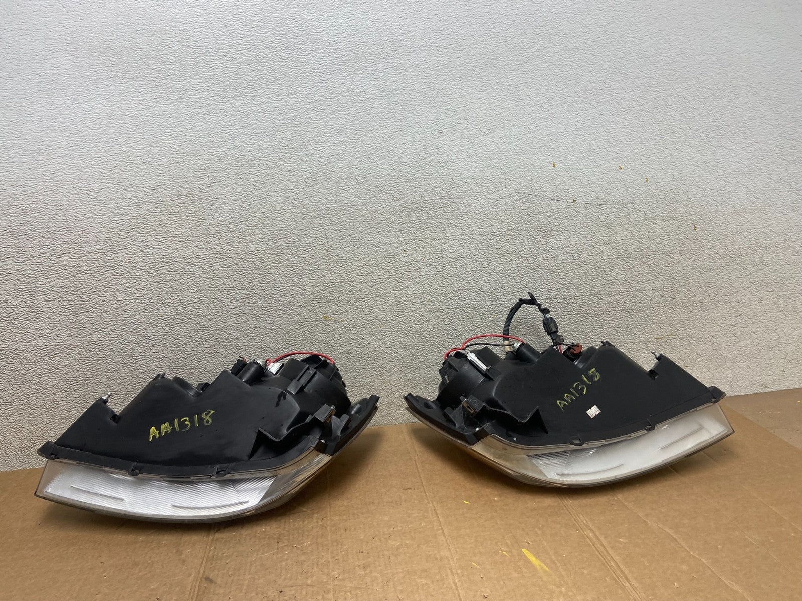 2002 to 2004 Nissan Altima Left+Right Side Set Halogen Headlights OEM AA1318 DW8