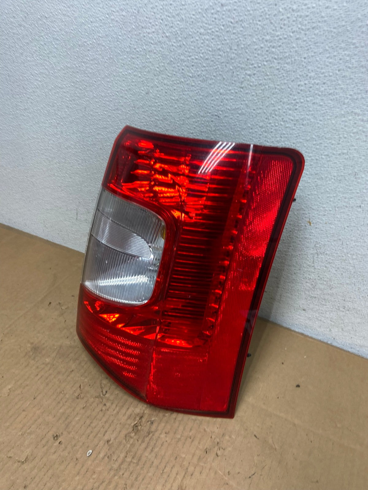 2011-2016 Chrysler Town and Country Right Passenger RH Tail Light AD0959 LK1