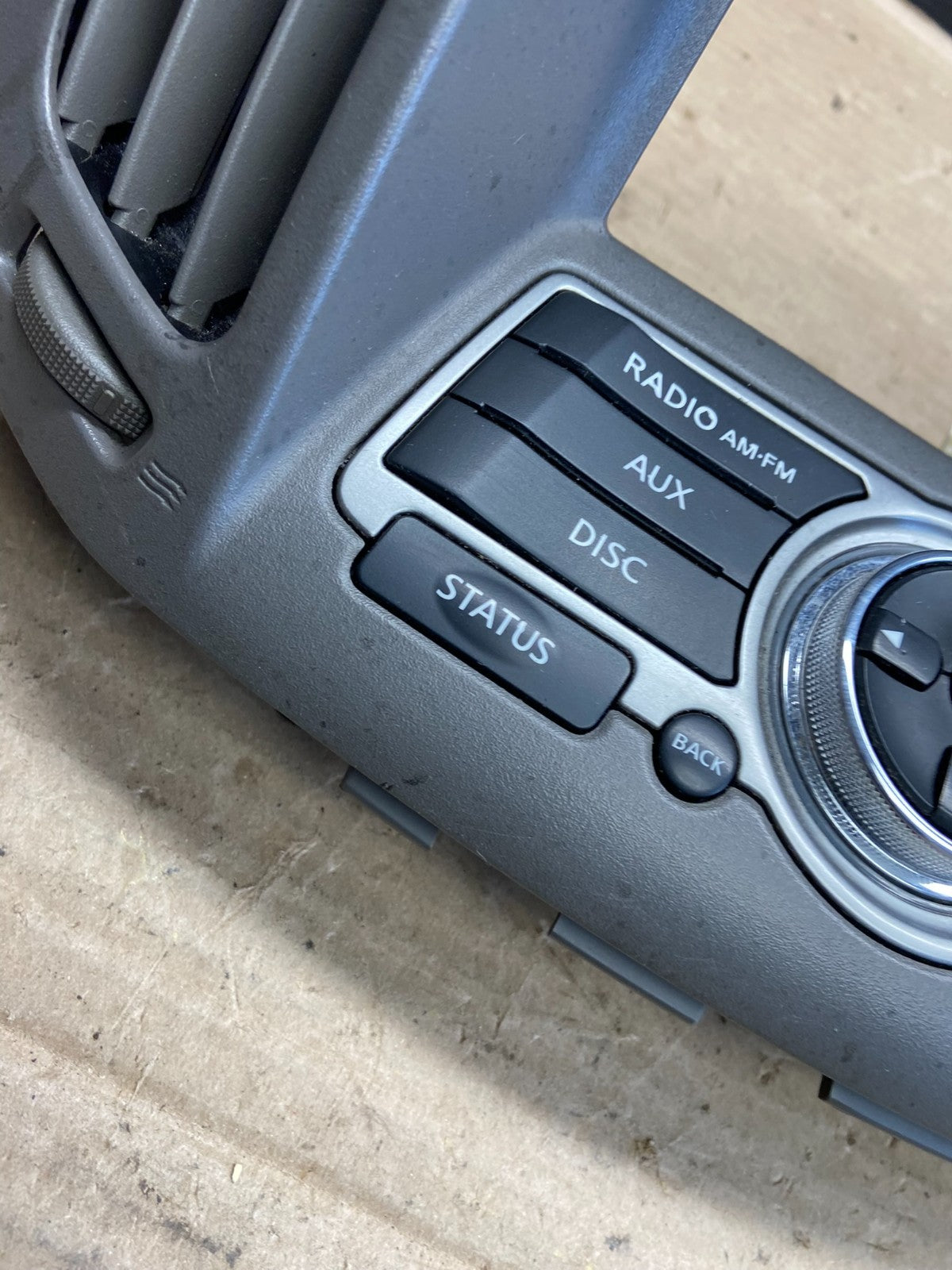 2010 - 2012 Infiniti G35 G37 Radio Player Screen Panel Bezel AH3739 DG2