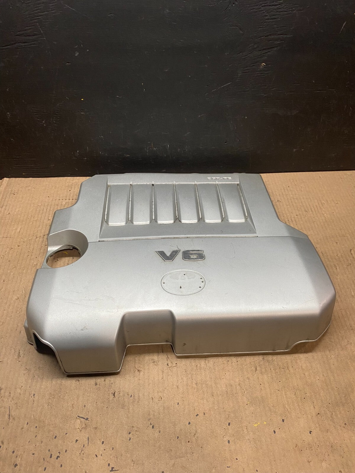 2008 to 2010 Toyota Highlander RAV4 Top Engine Cover Lid E47890