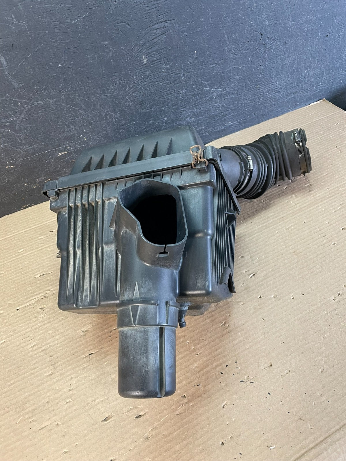 2005 to 2010 Jeep Grand Cherokee 4.7L Air Cleaner Intake Box AF3380 DG4