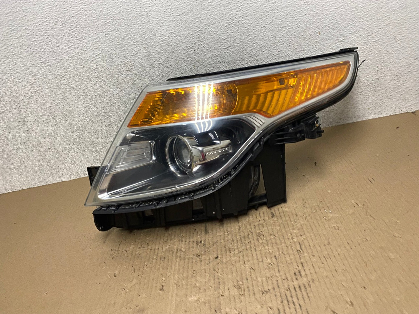 2011 to 2015 Ford Explorer Left Driver LH Halogen Headlight AE7123 LK0
