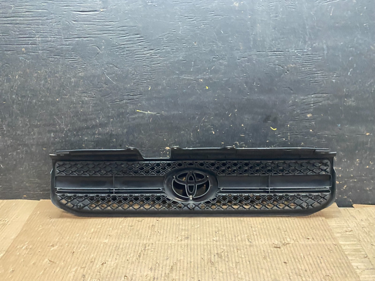 2004 2005 Toyota RAV4 Front Upper Grill Grille DG1 Oem W6157 DG3