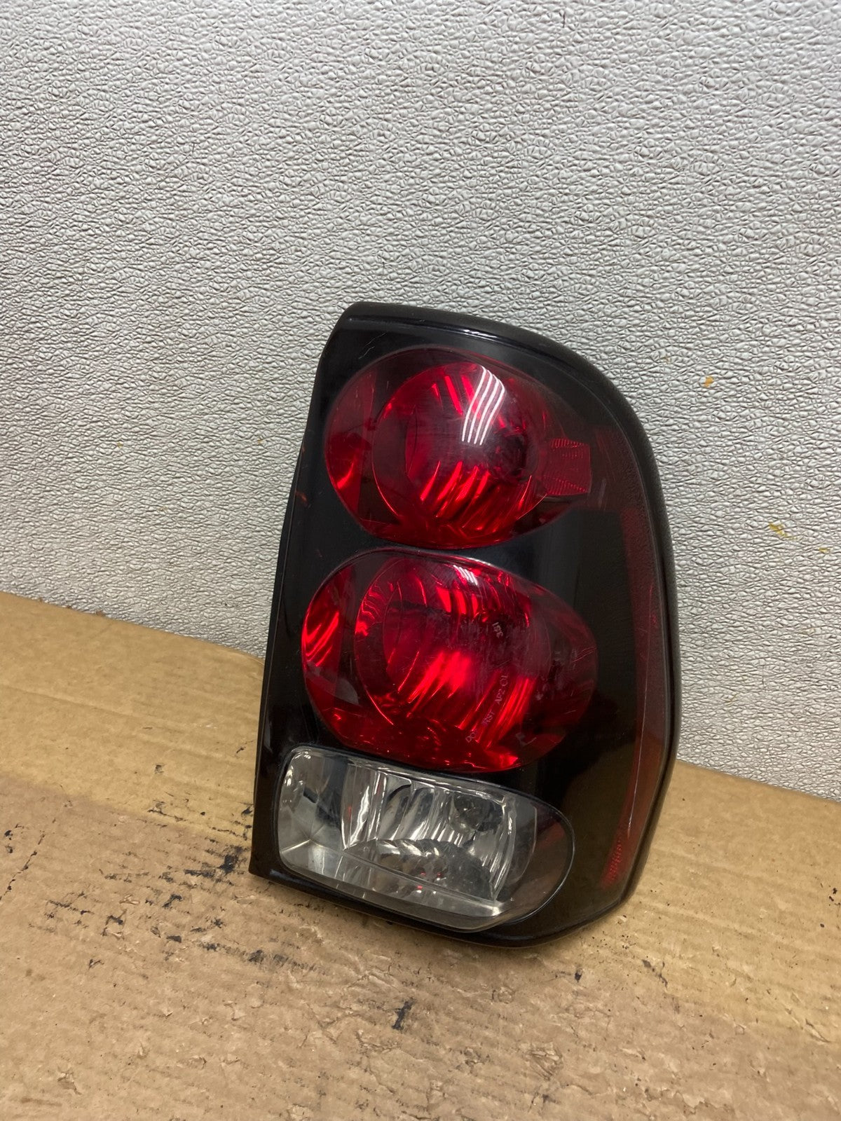 2002 to 2009 Chevrolet Trailblazer Right Passenger Rh Tail Light AB3410 LK0