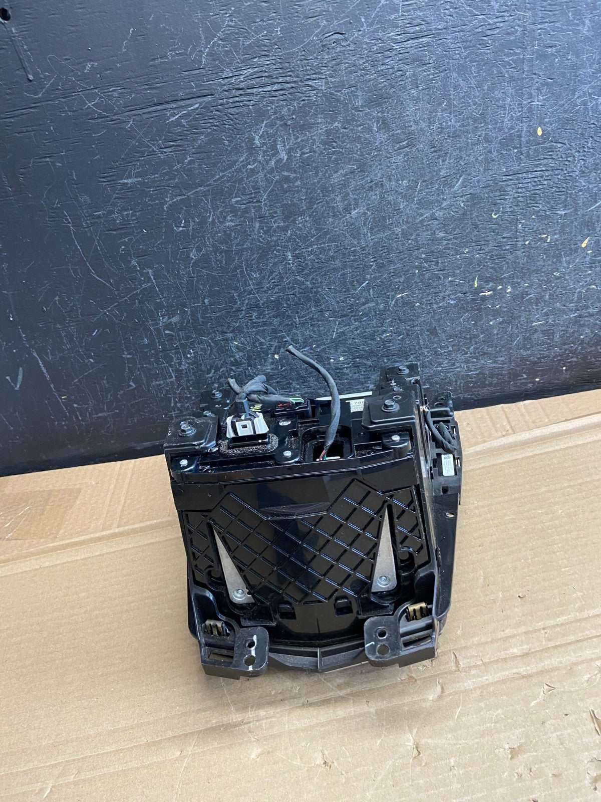 2015-2019 Cadillac CTS XTS Heater Radio Climate Control Panel Bezel OE ag0411 DG6