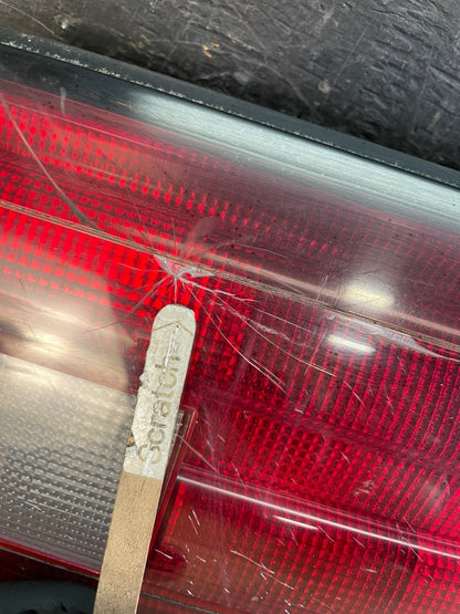 1992 1993 1994 Toyota Camry Center Trunk Rear Tail Light AF5220 DG4