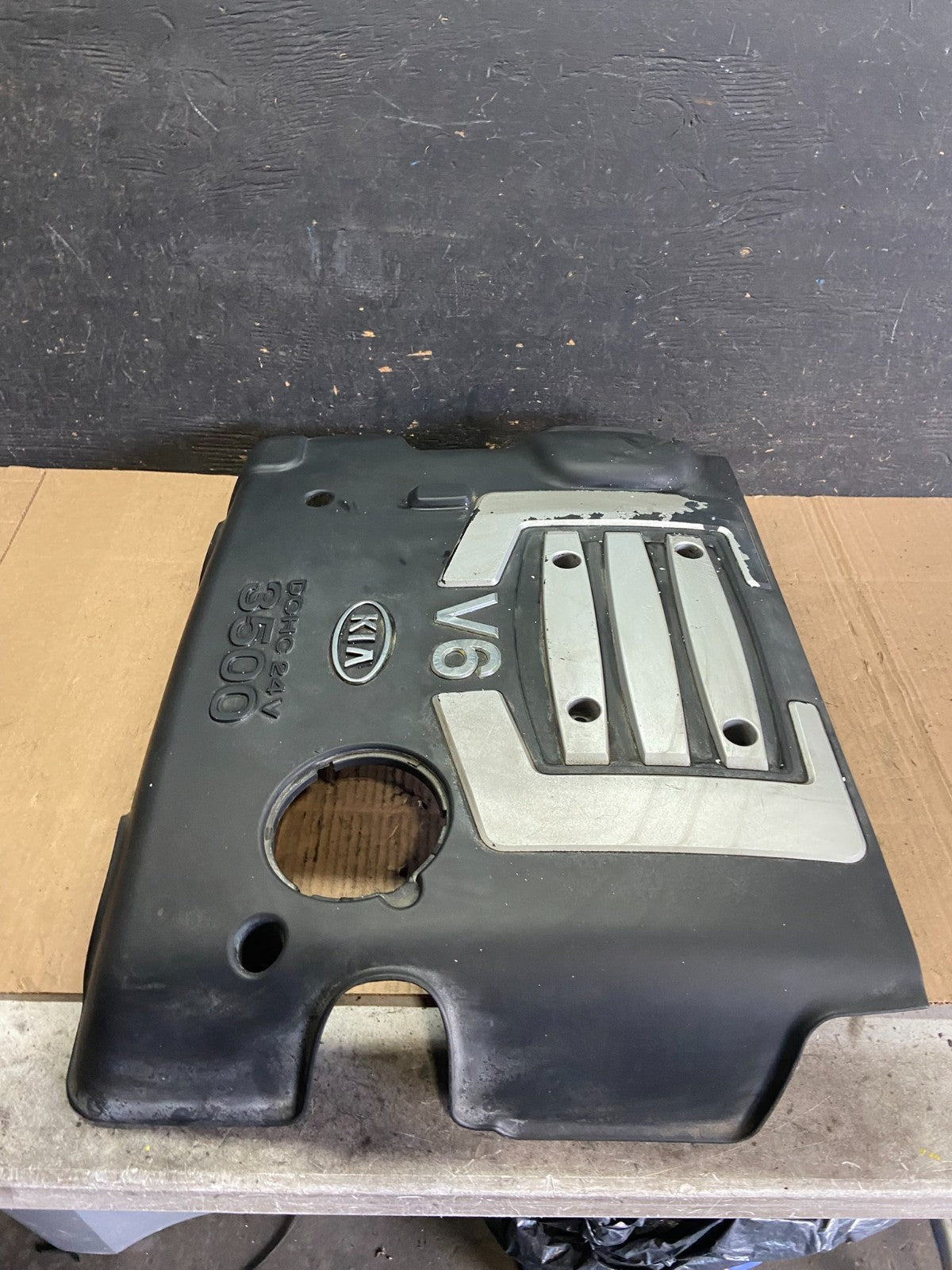2003 to 2006 Kia Sorento 3.5L V6 Engine Motor Top Lid Cap Cover p8472 DG2