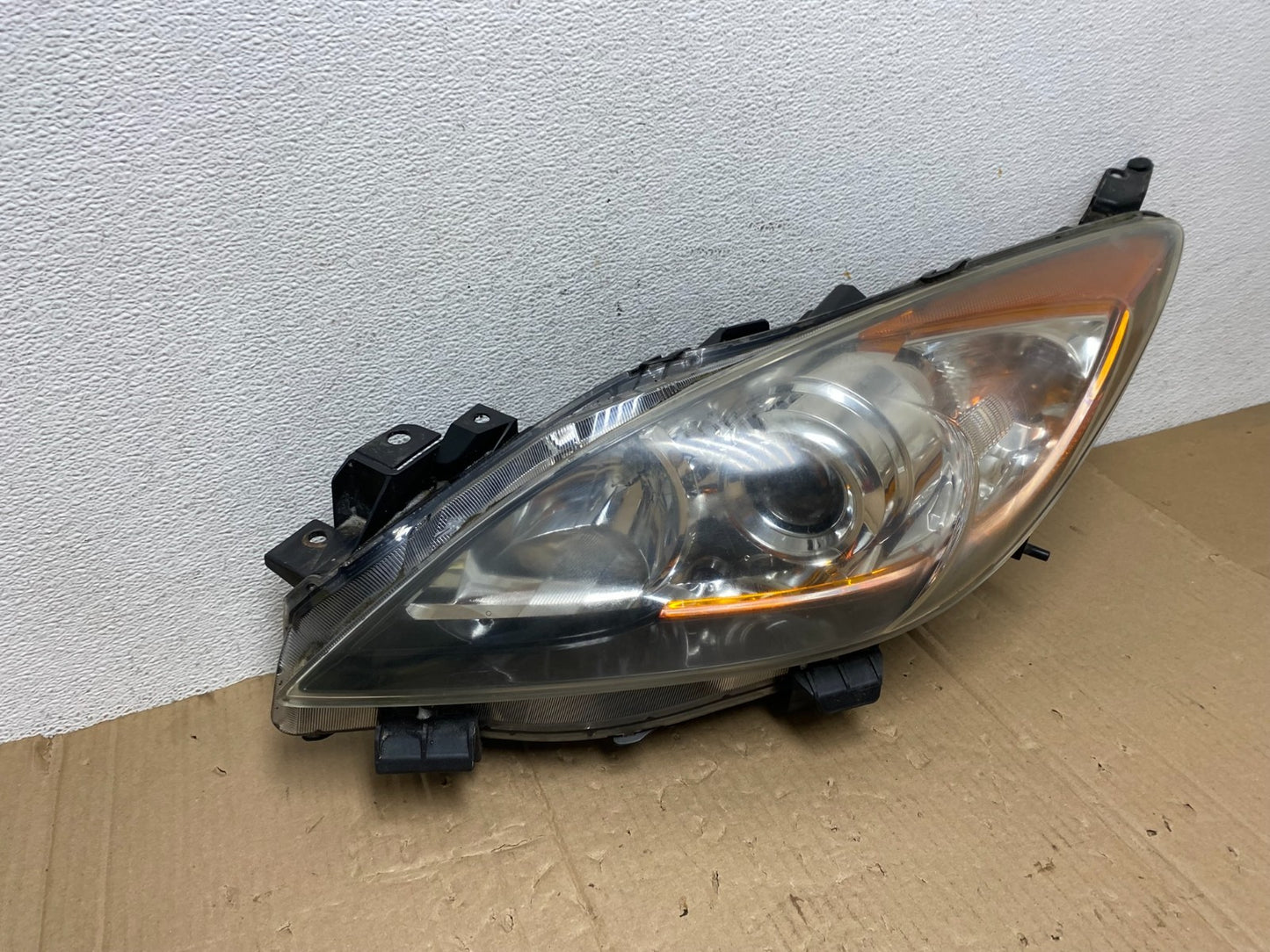 2010 - 2013 Mazda 3 Left Driver LH Halogen Headlight AE9009 DW2