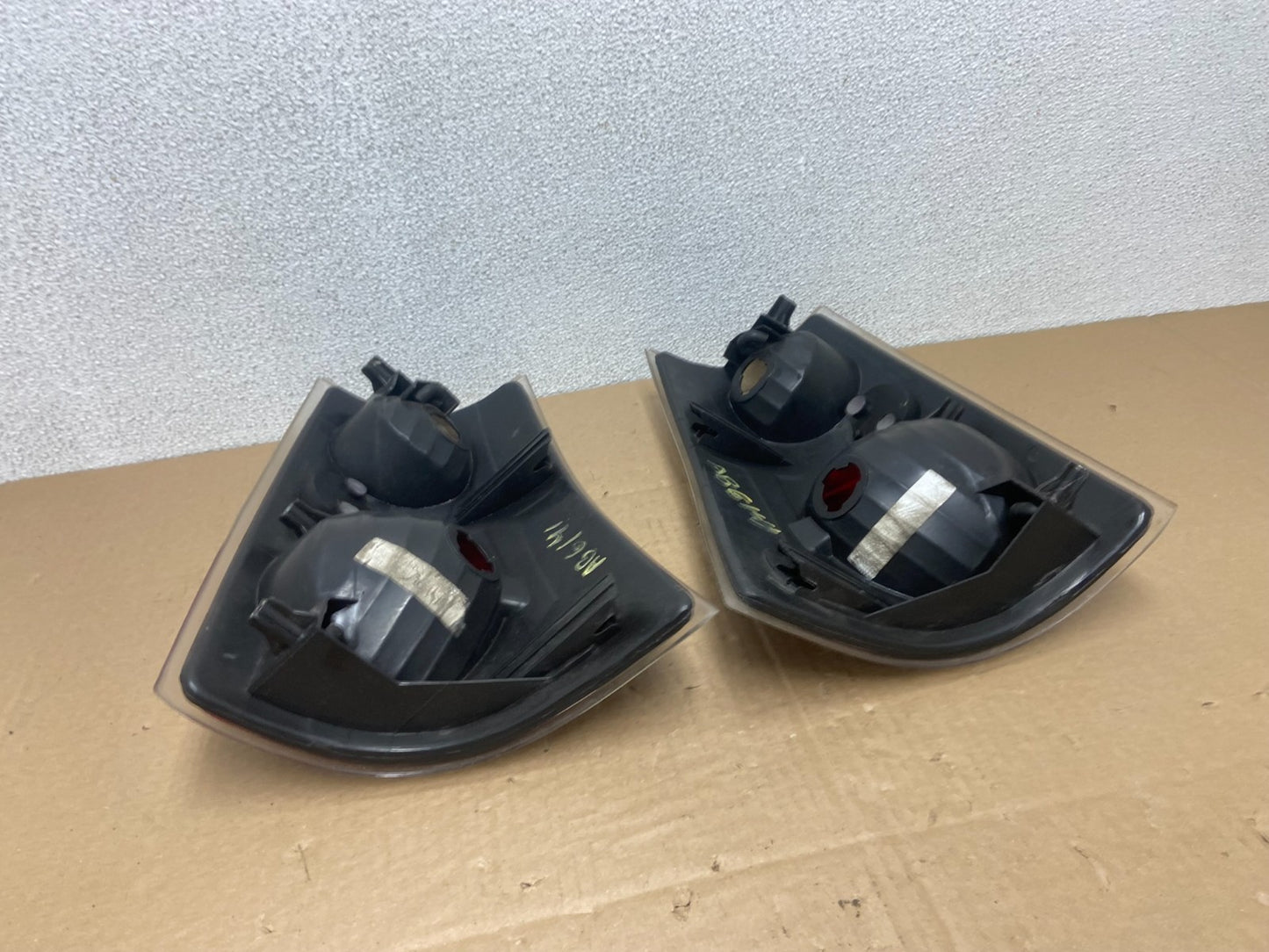 2001-2005 Ford Explorer Sport Trac Left+Right Set Black Tail Lights  AB6141 DG7