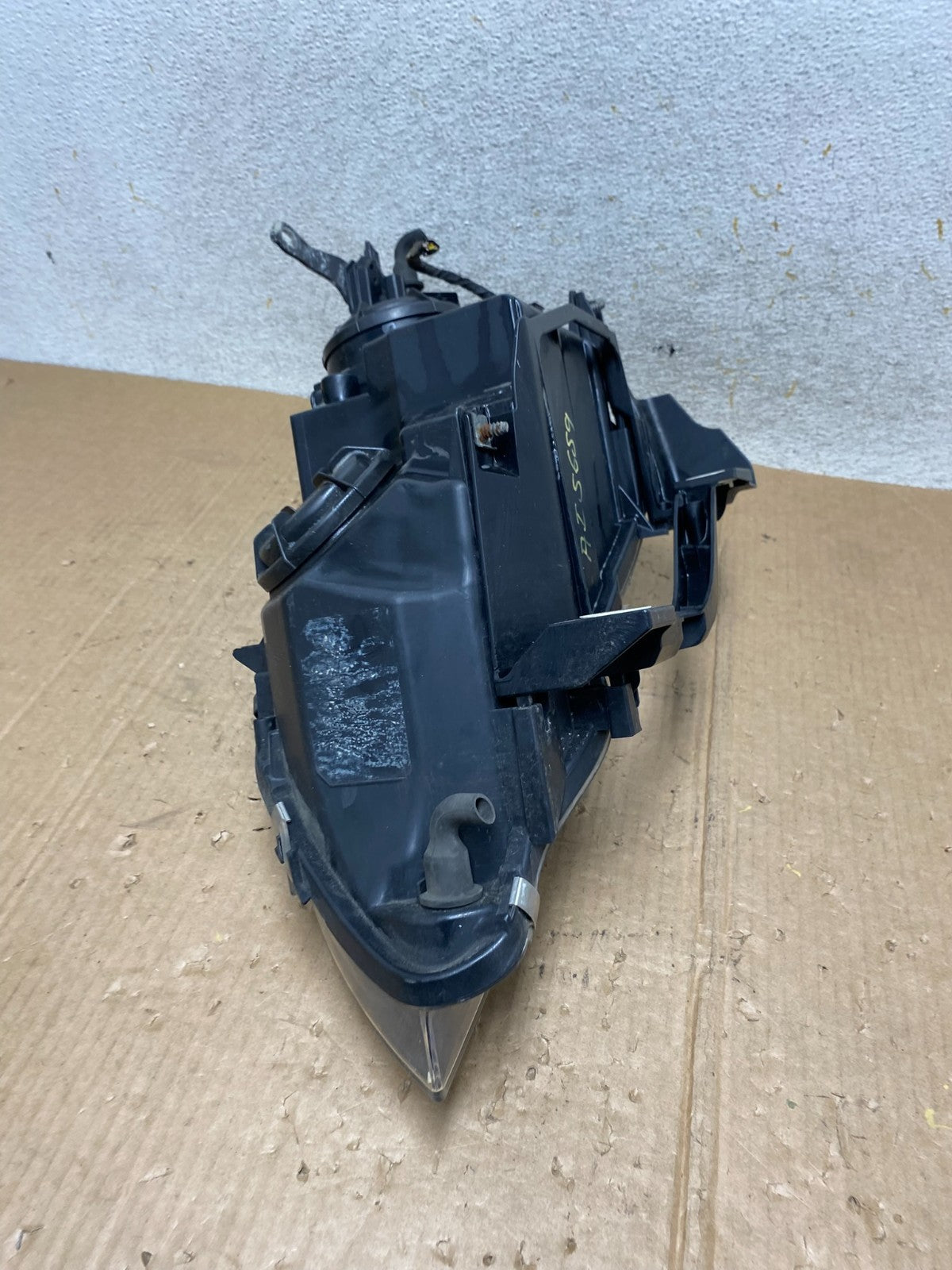 Halogen 2004 -2007 BMW 535i 5 Series Right Passenger Side Headlight AI5659 DW9