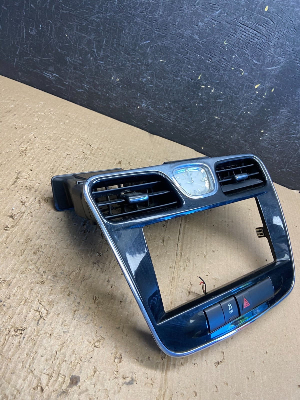 2011 - 2014 Chrysler 200 Dash Radio Bezel Trim Clock Hazard Bezel AF1708 DG1