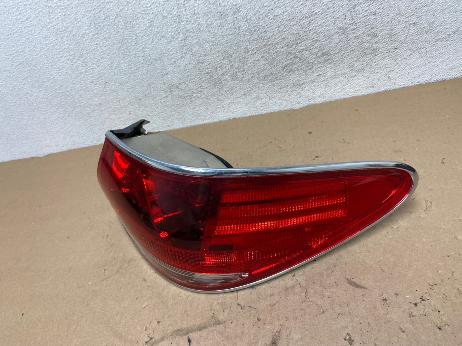 2005 - 2006 Lexus ES330 Right Passenger RH Side Tail Light AG4276 LK1