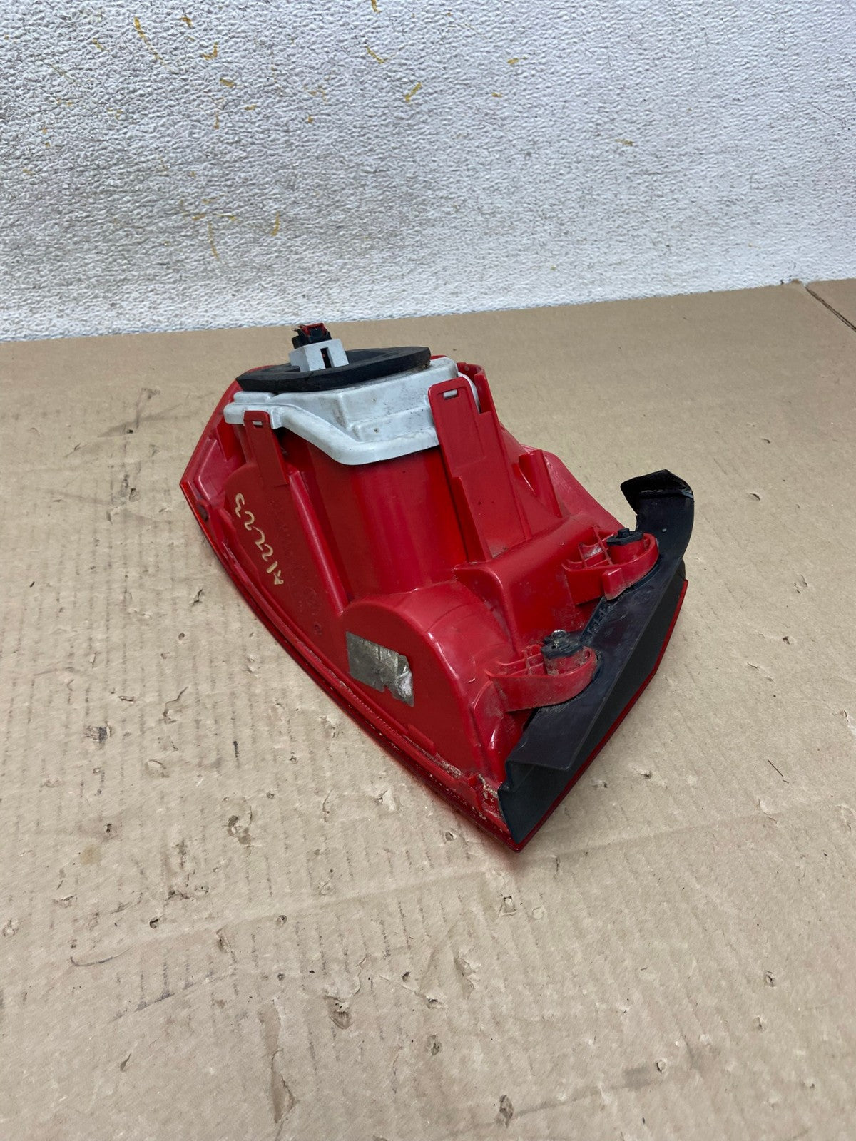 2012 to 2015 Volkswagen Passat Right Passenger Rh Side Tail light AI2223 LK6