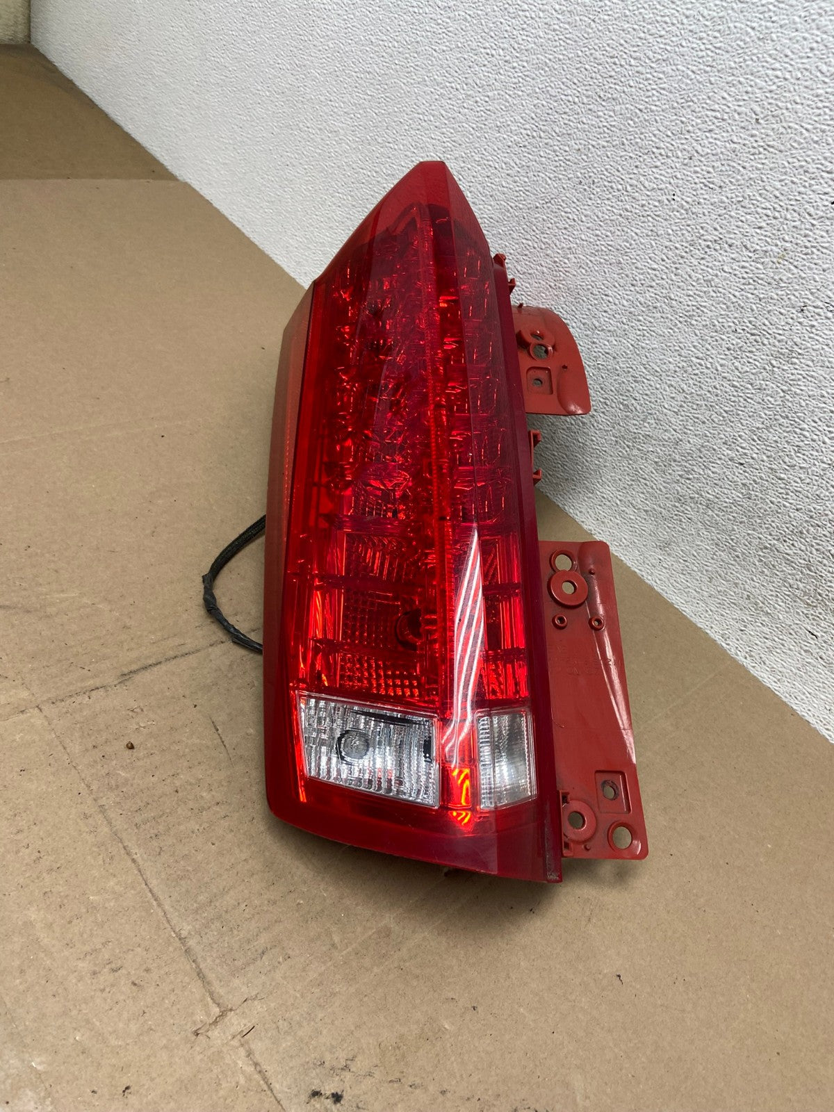 2010 to 2016 Cadillac Srx Left Driver Lh Side Tail Light AE6653 LK1