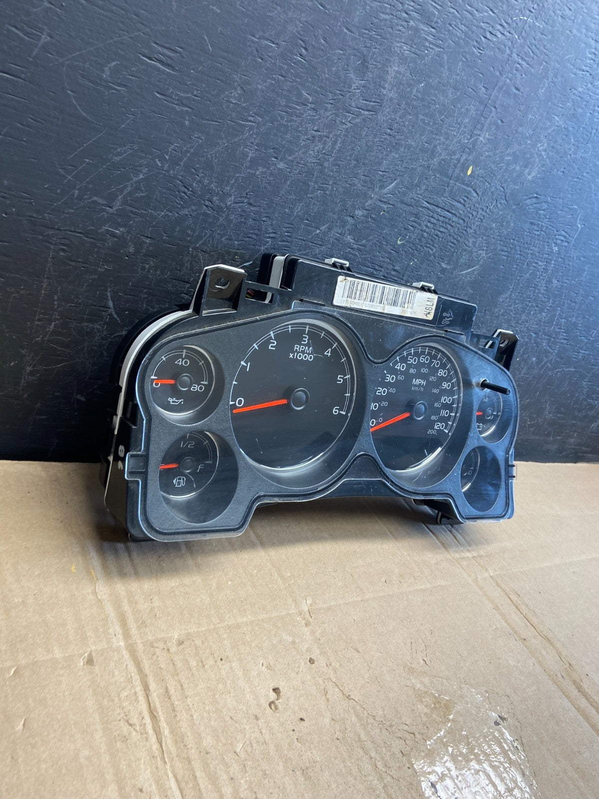 2007 to 2013 Chevrolet Silverado Suburban Cluster Gauge Speedometer OE AD7144 DG2