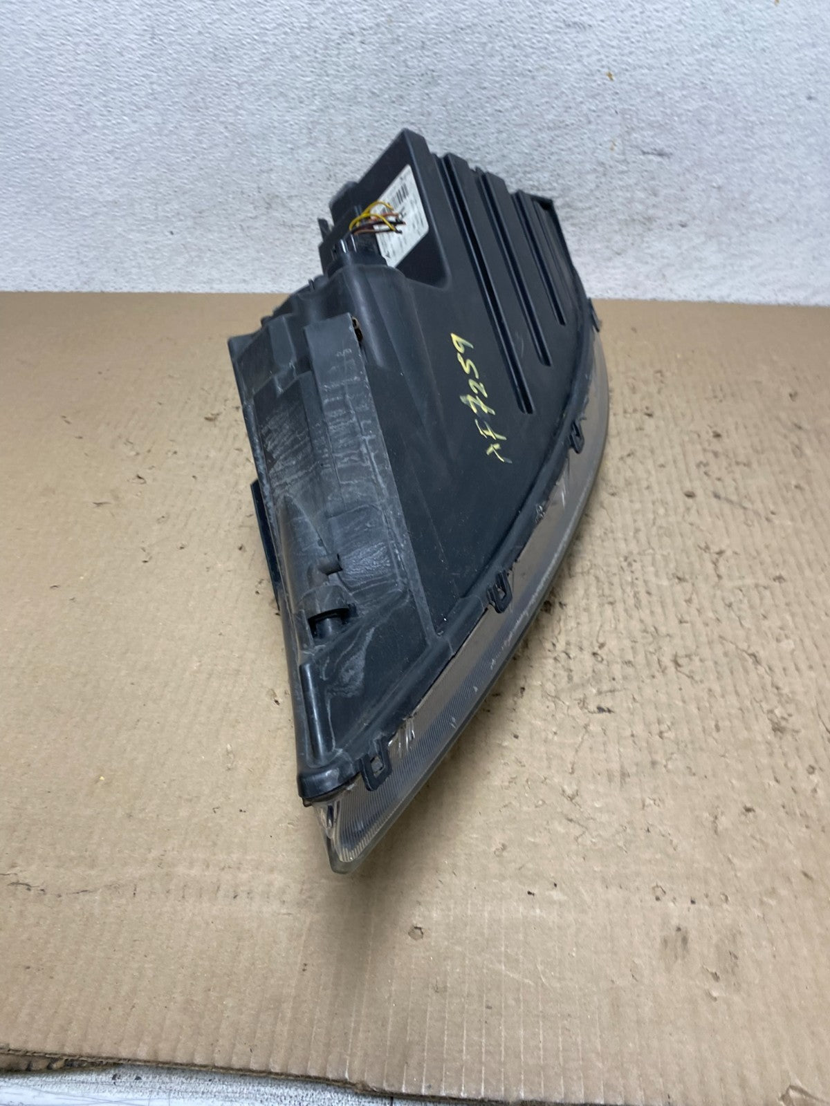 2011 to 2013 Kia Sorento Right Passenger RH Side Headlight Halogen AF7259 DW7