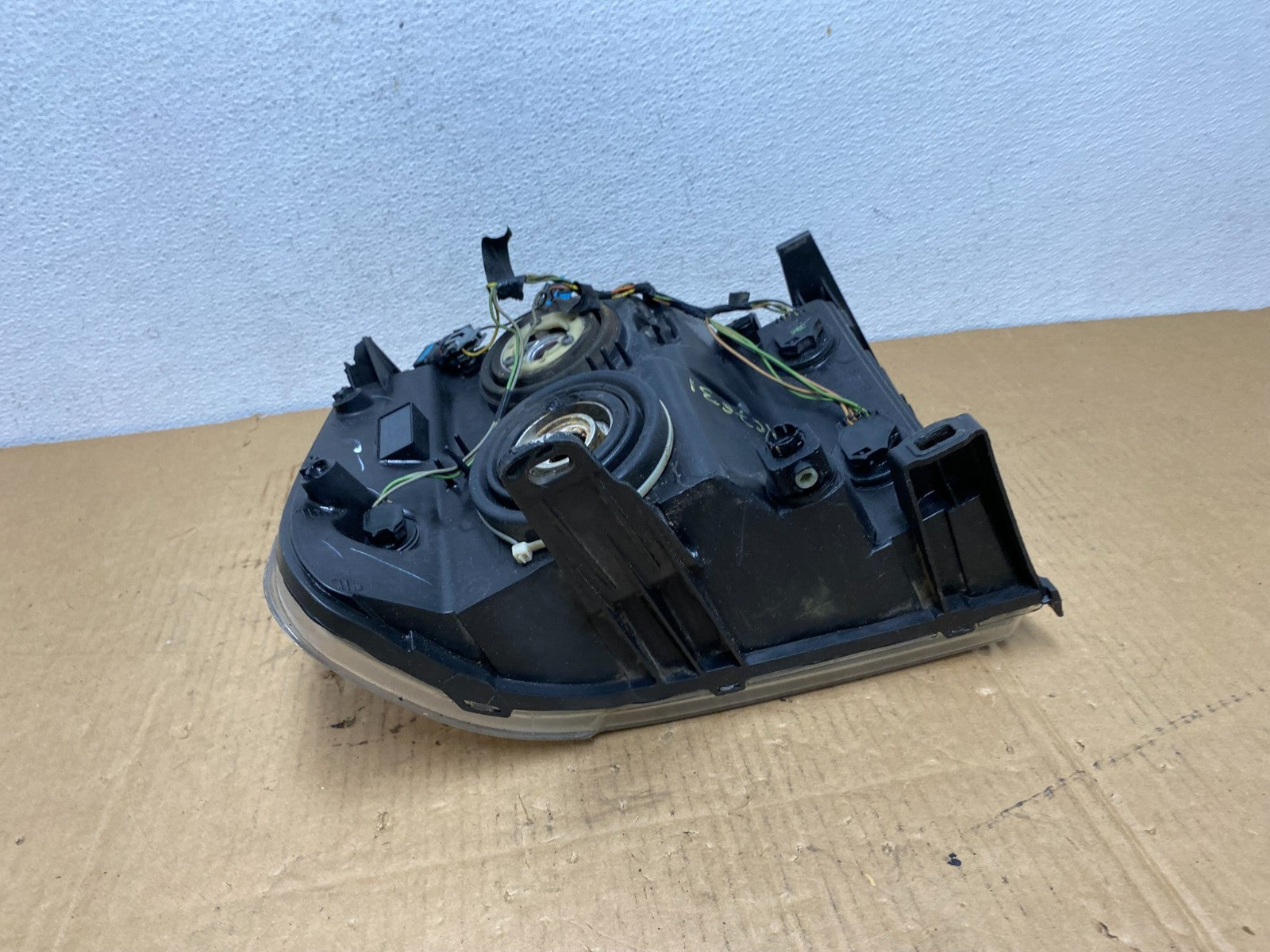 2007 - 2014 GMC Sierra Right Passenger RH Halogen Headlight AC7631 DW8