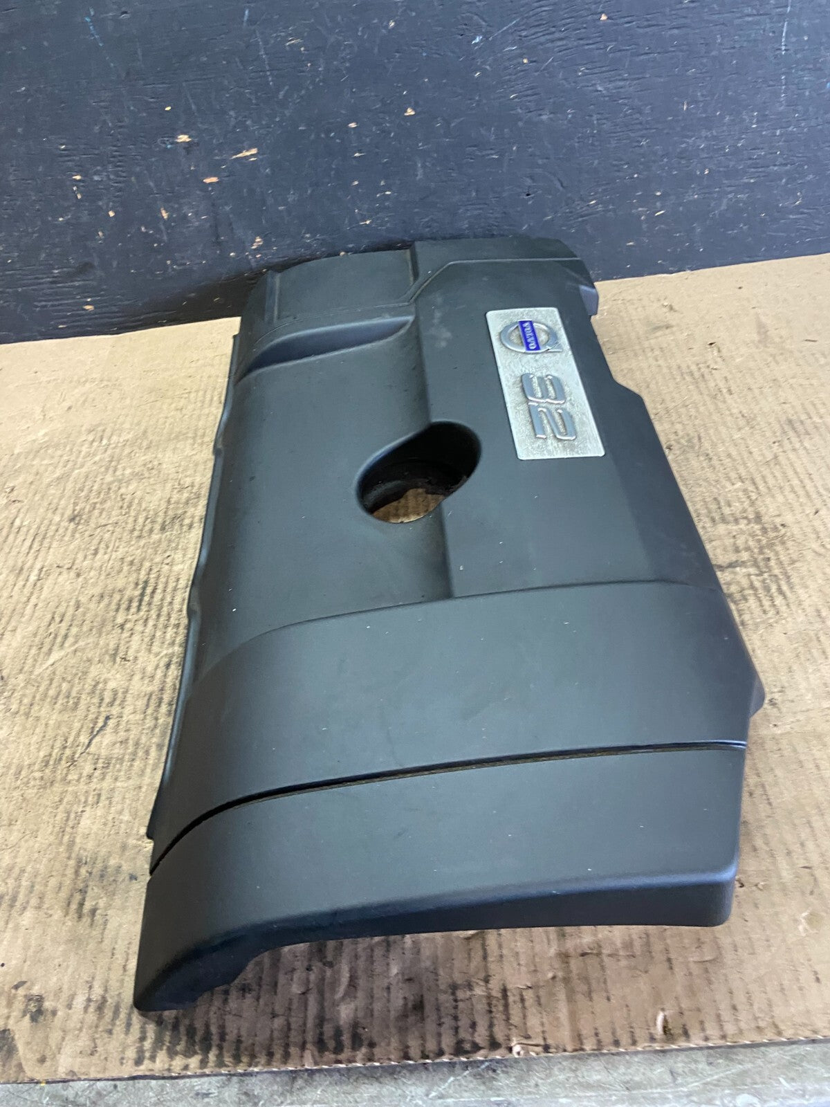 2007 to 2014 Volvo XC90 OEM 3.2L Upper Top Engine Motor Dust Cover Oem o0903 DG2