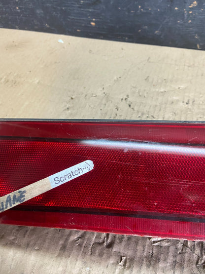 1997 1998 1999 Mercury Grand Marquis Trunk Lid Center Tail Light O0841 DG3
