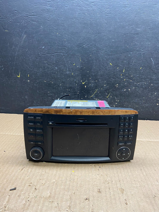 2009-2013 Mercedes W251 R350 Head Command Navigation Radio 6 CD Player U6040 DG0