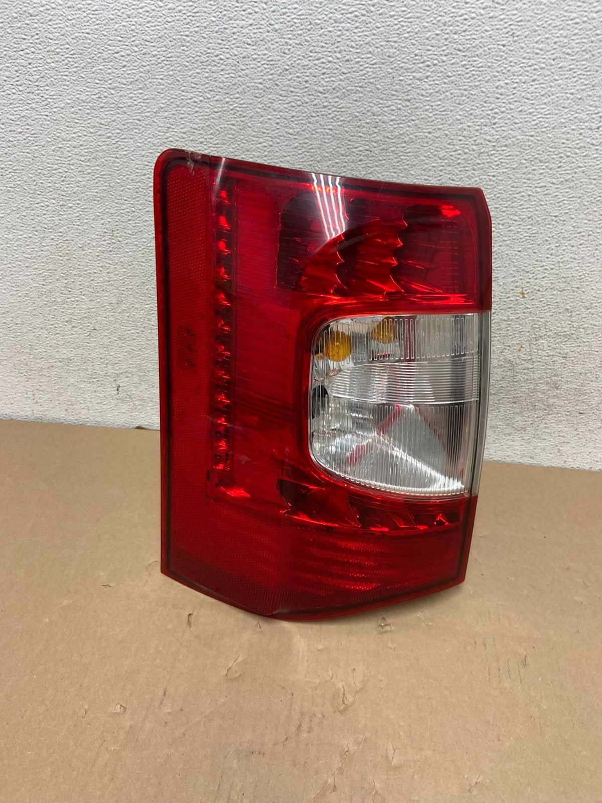 2011-2016 Chrysler Town and Country Left Driver Side Tail Light AG5748 DW0