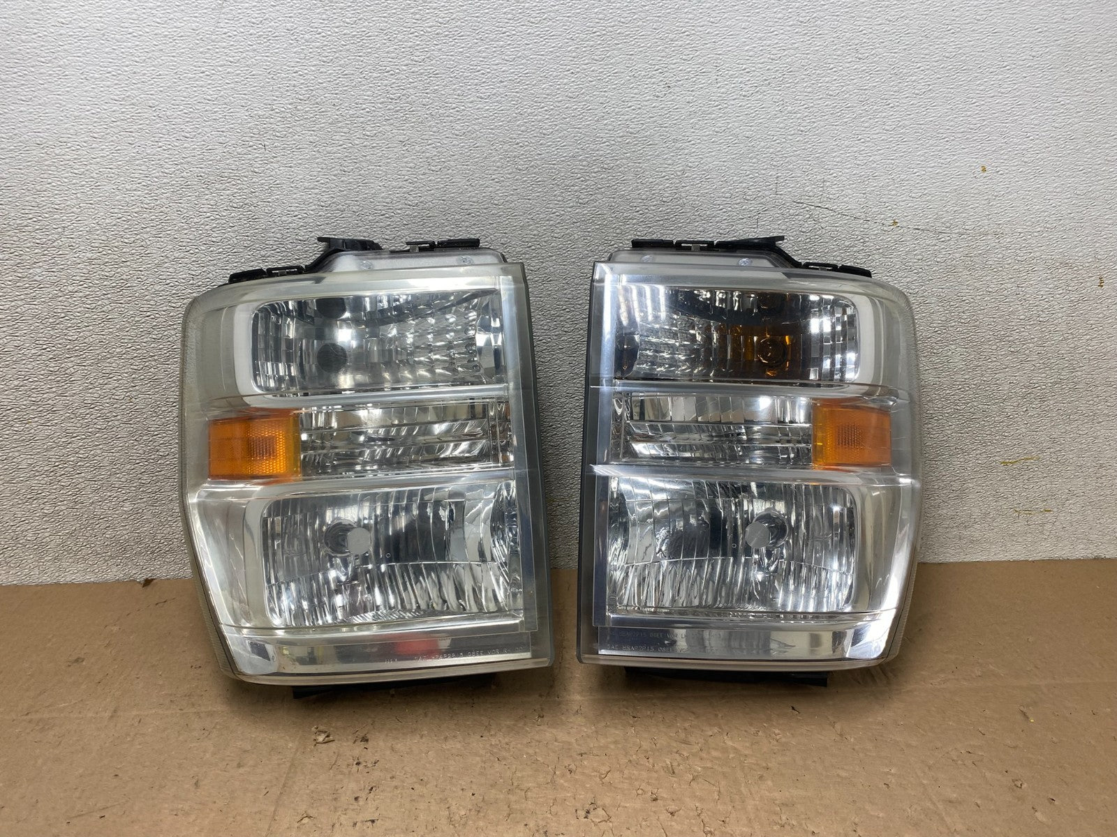 2008-2014 Ford Econoline E150 E250 E350 Left+Right Headlights W1121 DW0