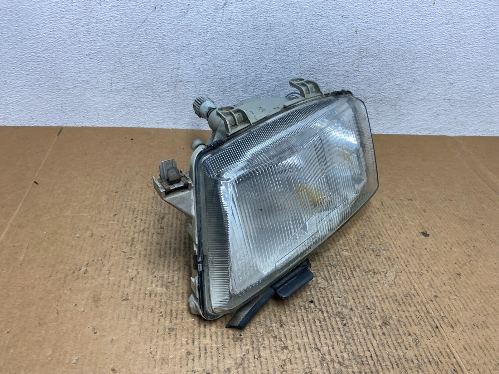 1999 to 2003 Saab 9-3 Front Left Driver LH Side Halogen Headlight AE2880 DW2