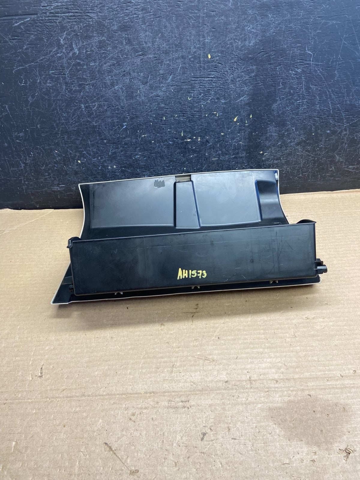 2008 - 2009 Subaru Outback Right Passenger Side Glove Box AH1573 DG4