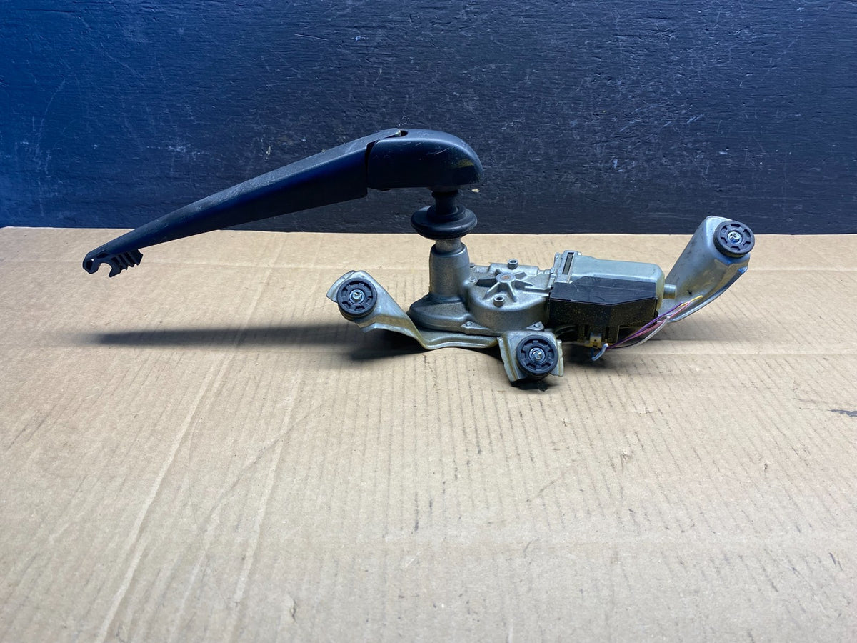 2012 to 2017 Toyota Prius V Rear Wiper Windshield Motor AD5020 DG1