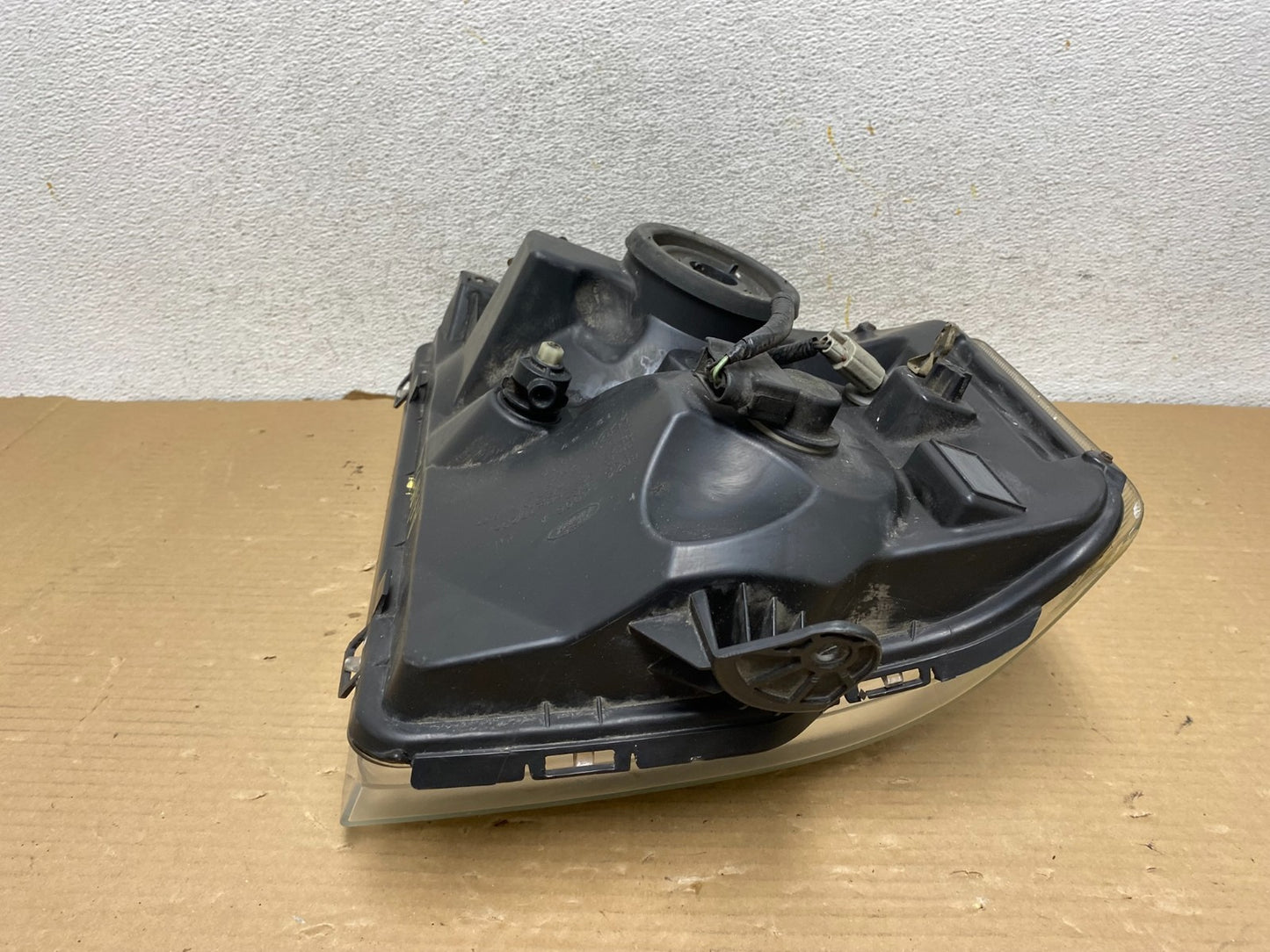 2008-2014 Ford Econoline E150 E250 E350 Left Driver LH Headlight AH0552 DW8