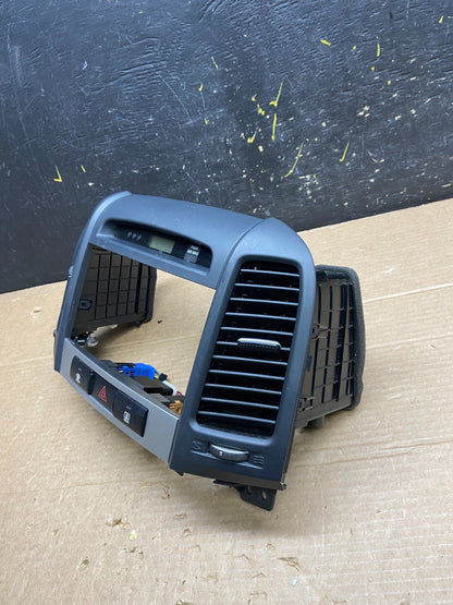 2007 to 2009 Hyundai Santa Fe Center Dashboard Radio Bezel Trim Oem W0371 DG2