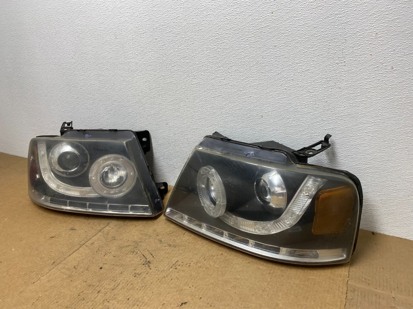 2004 to 2008 Ford F150 F-150 Left+Right Set Side LED Headlights AC3550 DG1